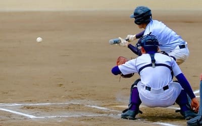 実例動画つき 野球のスクイズとは よく起こるケース7選を紹介 野球のコツと理論